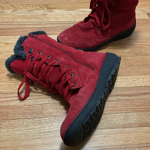 Red Boots - Picture 2 of 2